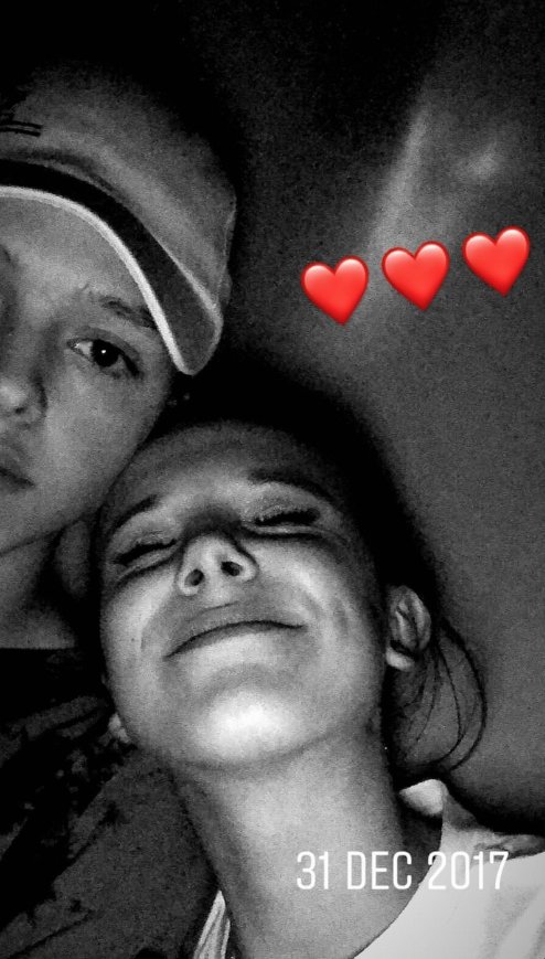 Millie Bobby Brown i Jacob Sartorius, 19