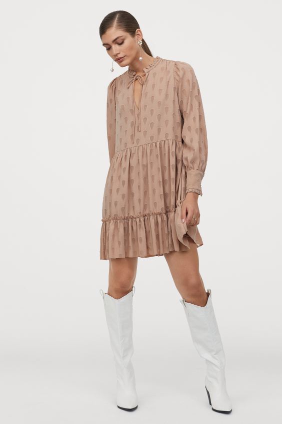 Sukienki tanie na lato: wyprzedaż w H&M