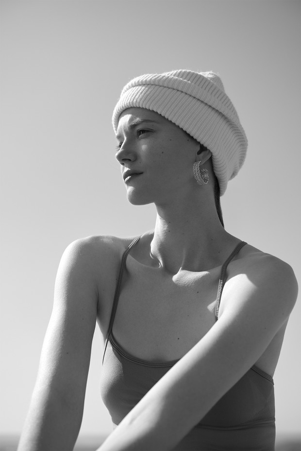 Athleisure - nowa kolekcja marki Reserved. Pokochają ją fanki sportowego stylu w wersji minimal, także w biurze