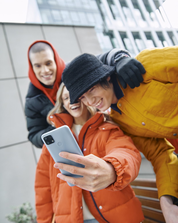 Niezawodny smartfon na każdą kieszeń. Gotowy zawsze, kiedy go potrzebujesz