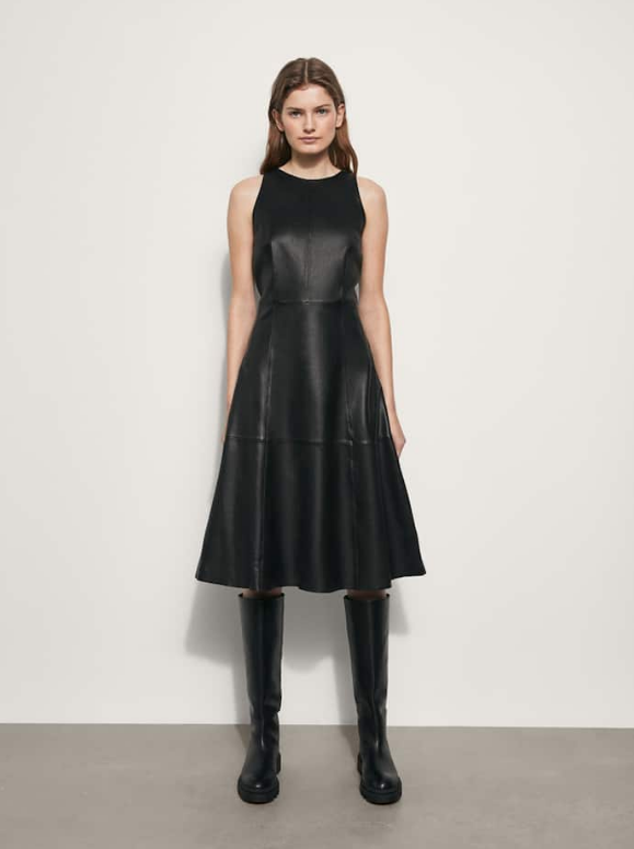 Czarna sukienka na święta 2020, Massimo Dutti. Czarna sukienka ze skóry nappa 1 490 zł