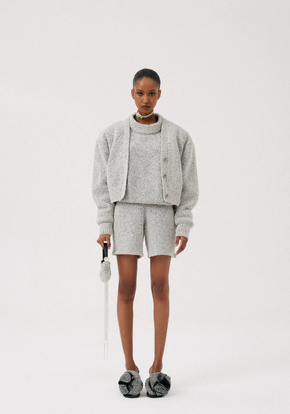 Sweter Magdy Butrym, który wybrała Hailey Bieber