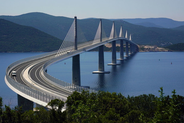 Pelješki most