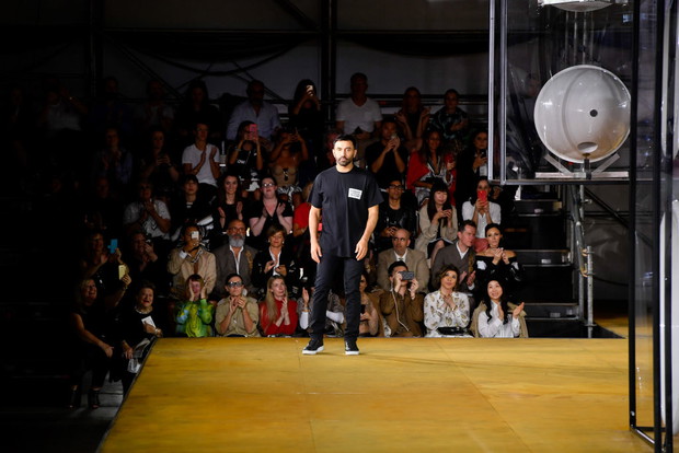 Daniel Lee powróci do mody? Twórca sukcesu Bottega Veneta ma zastąpić Riccardo Tisci w Burberry
