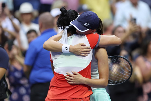 Iga Świątek i Ons Jabeur podczas US Open