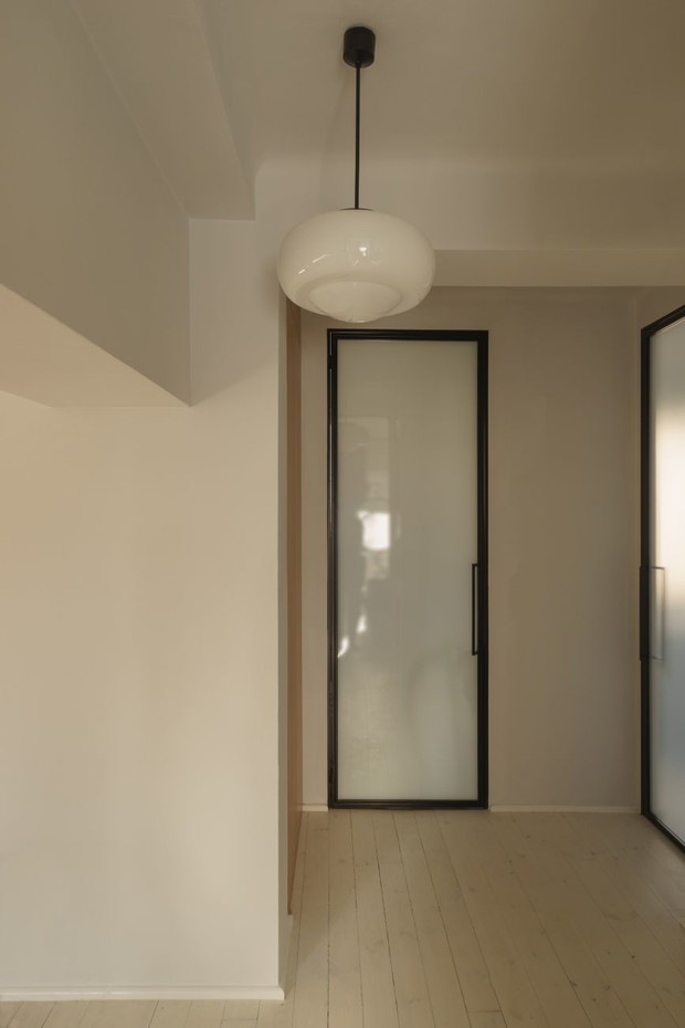 Mieszkanie w dwurodzinnym domu na warszawskim Żoliborzu, projekt: Loft Kolasiński