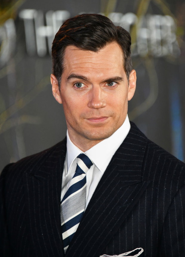 Henry Cavill odchodzi z Wiedźmina Netfliksa. Nowym Geraltem zostanie... brat Thora?