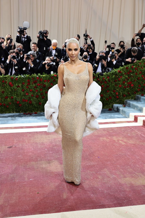Kim Kardashian w sukni Marilyn Monroe