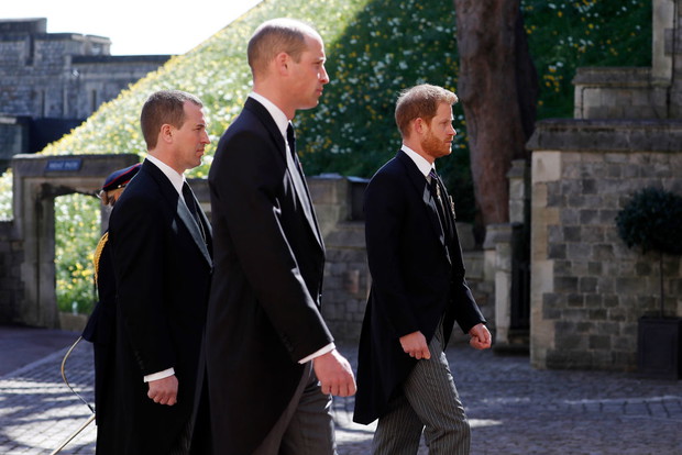Książę William, Peter Phillips i książę Harry na pogrzebie księcia Filipa