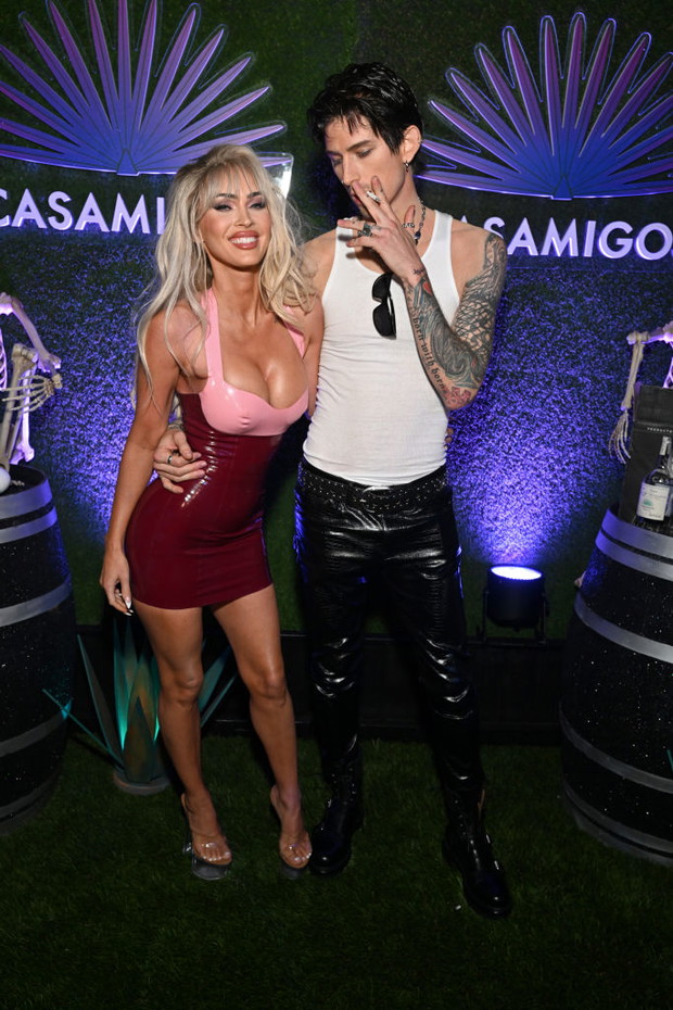 Megan Fox i Machine Gun Kelly jako Pamela Anderson i Tommy Lee