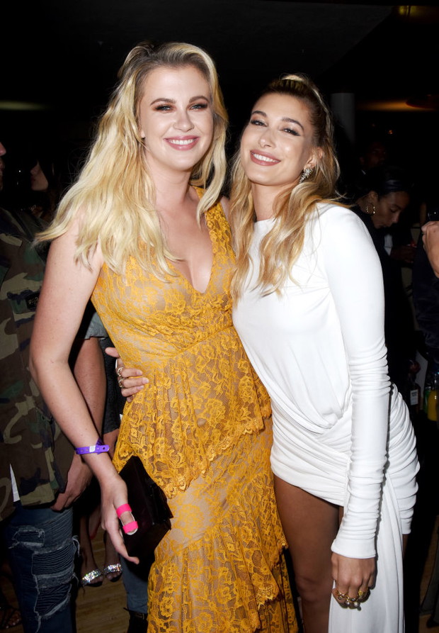 Ireland Baldwin i Hailey Bieber