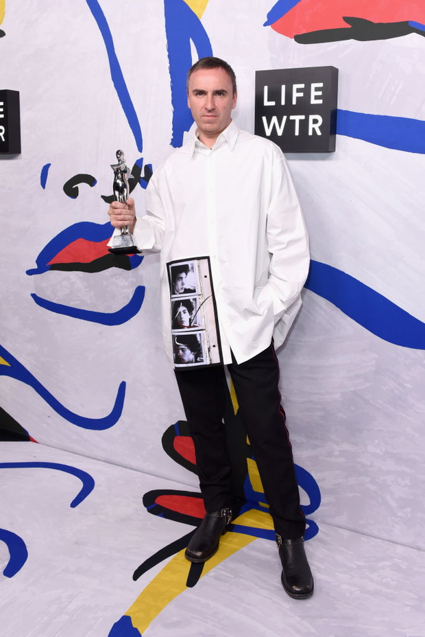Raf Simons zamyka swoją markę po 27 latach. Projektant skasował już prawie wszystko na Instagramie