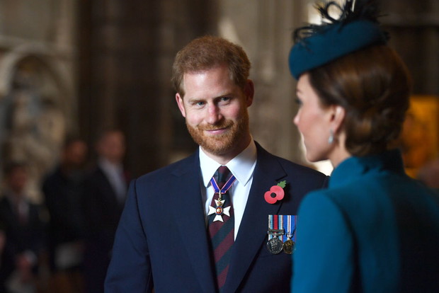 Kate Middleton czuje się „zraniona i zdradzona” przez Harry