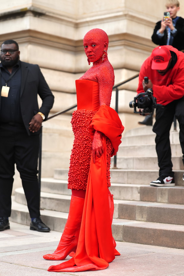 Doja Cat na pokazie Schiaparelli