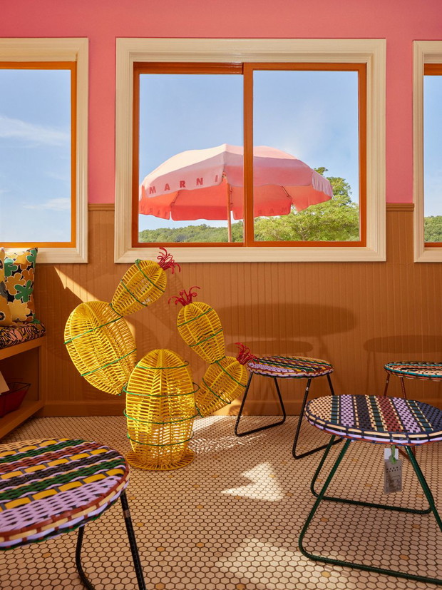 Marni Marine, Sunset Beach Hotel