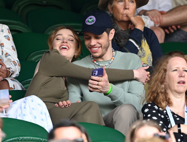 Pete Davidson i Phoebe Dynevor są razem