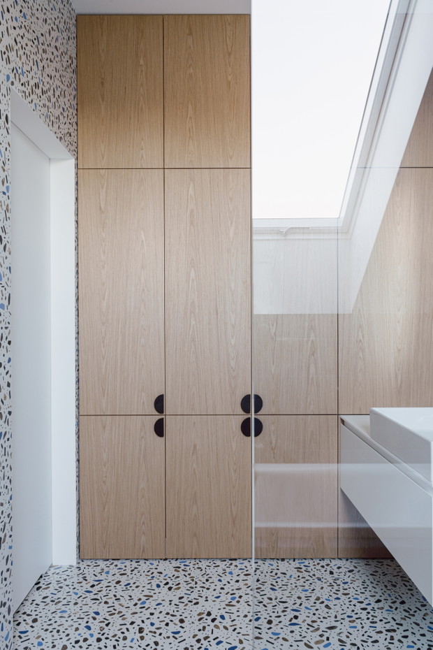 Jesienna paleta barw w domu pod Warszawą, projekt: pracownia 3XEL Architekci