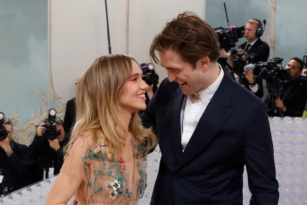 Suki Waterhouse i Robert Pattinson