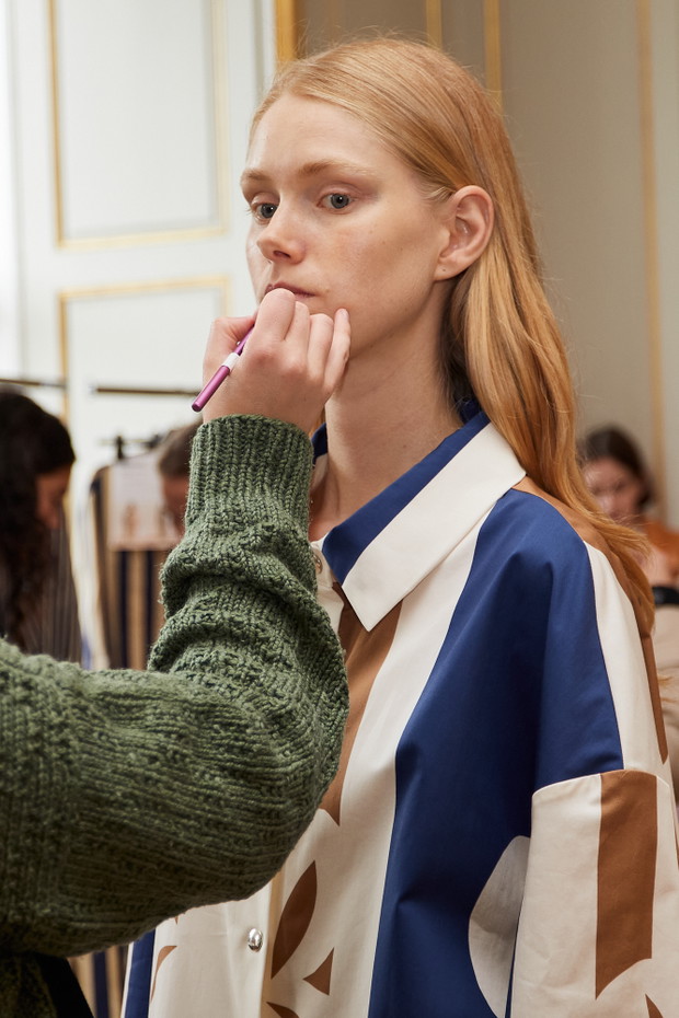 Backstage pokazu Marimekko wiosna-lato 2024