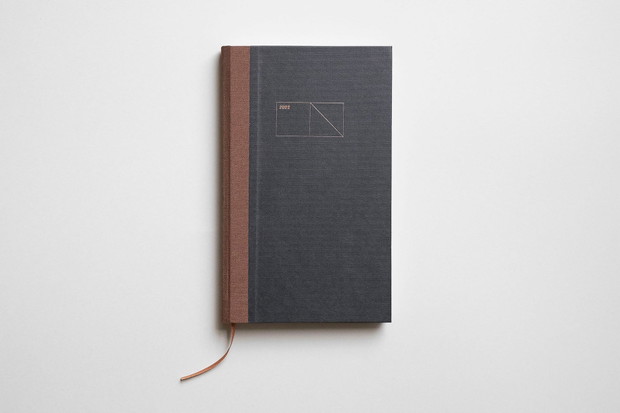 KALENDARZ COPPER 2022 – GRAFITOWY, Papierniczeni