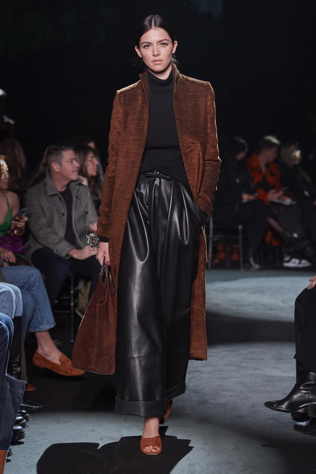 Brandon Maxwell jesień-zima 2022/2023. Krótko i na temat
