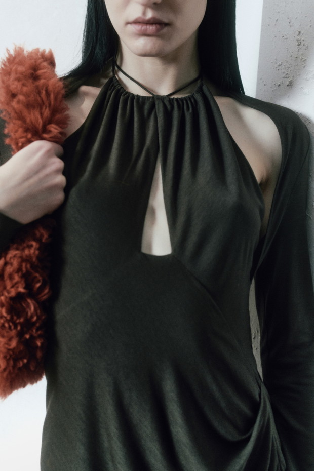 Helmut Lang jesień-zima 2022/2023: Który mamy rok?