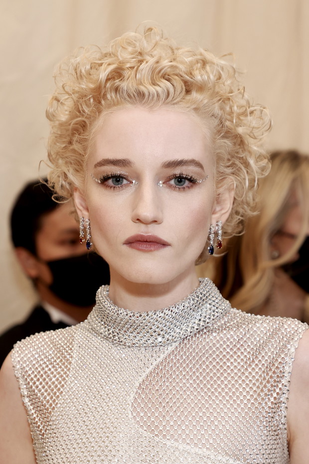 Julia Garner