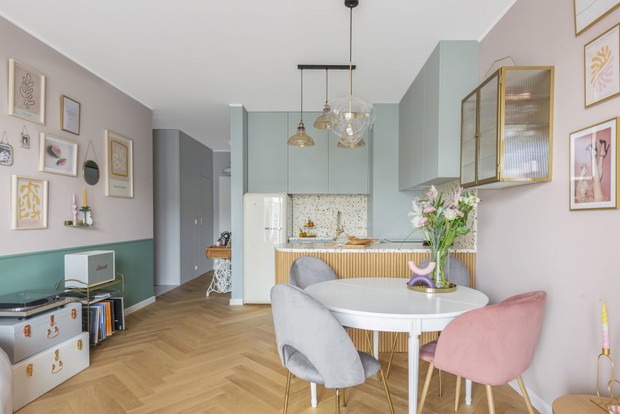 Mieszkanie w pastelach, projekt wnętrza: Angelika Front, architekt wnętrz / Decoroom , projekt kuchni i mebli: Katarzyna Domańska, architekt wnętrz / Decoroom Kitchen