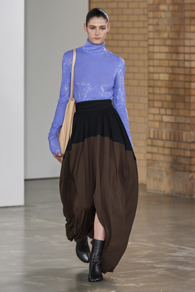 Proenza Schouler jesień-zima 2022/2023. Ekspersyjny minimalizm