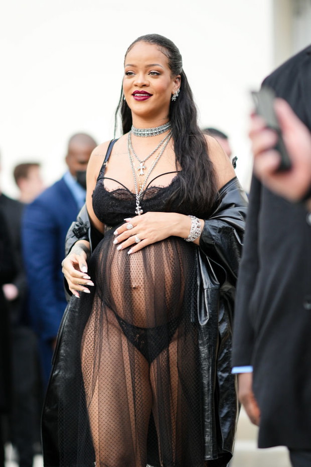 Rihanna na pokazie Dior jesień-zima 2022/2023