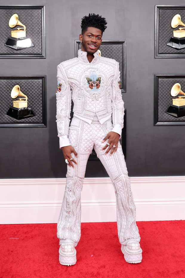 Grammy 2022: kreacje gwiazd