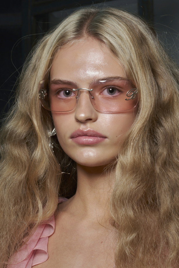 Modne fryzury wiosna-lato 2022: Blumarine