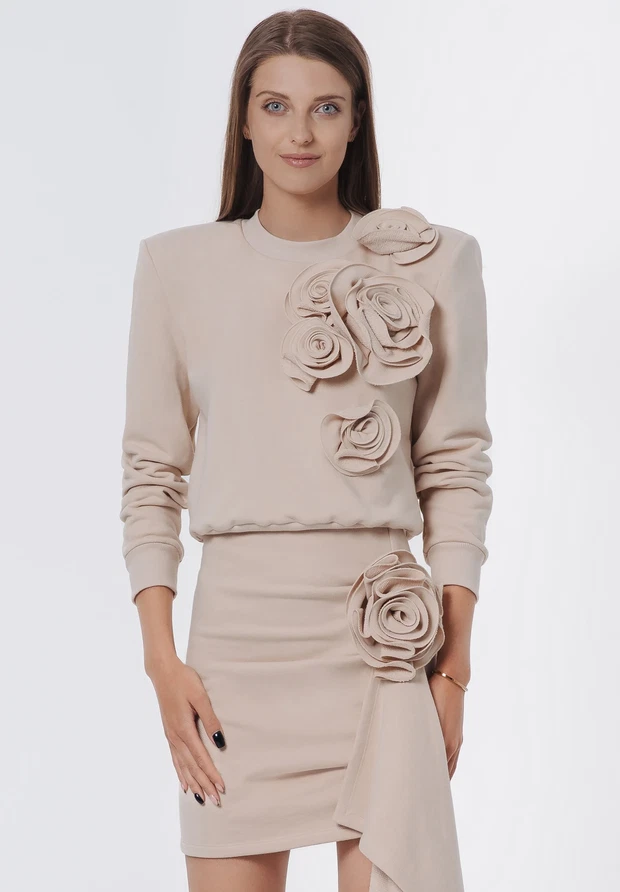 Beżowa bluza (460 zł)
