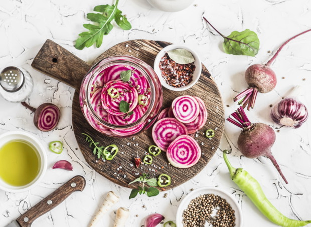 20 przekąsek bez kalorii. Poznaj produkty 0 kcal