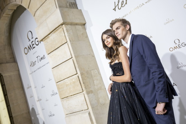 OMEGA Her Time w Paryżu: Kaia Gerber i Presley Gerber
