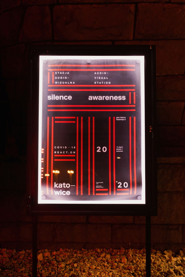 S A W — stacja audio-wizualna, projekt Marta Gawin, wykonanie: Raz Dwa Paweł Krzywdziński neony i komunikacja wizualna