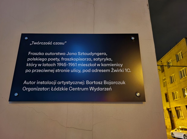 Twórczość czasu - nowy neon w Łodzi