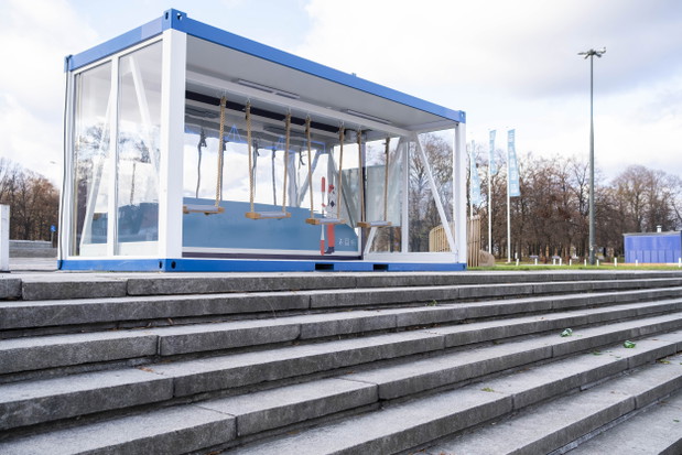 Podgrzewane huśtawki z widokiem na Wisłę w Warszawie