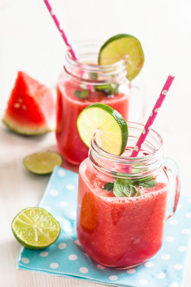 Lemoniada - przepis na napój bez cukru, fot. Fotolia