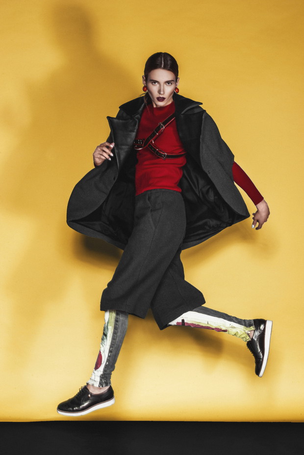 Natalia Gulkowska z Top Model w sesji NEW ICON, fot. Łukasz ŻyłkaJacket: TUNDRASweatshirt: MaxMaraSzelki: RefformSpodnie 1: TUNDRASpodnie 2: Robert KutaButy: KazarBiżuteria: Lewanowicz
