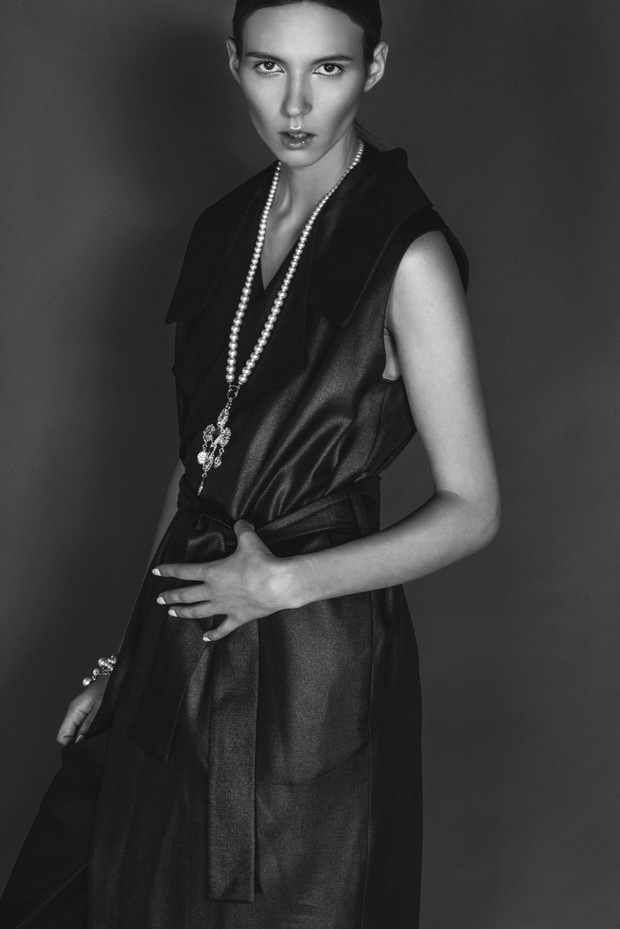 Natalia Gulkowska z Top Model w sesji NEW ICON, fot. Łukasz ŻyłkaMarynarka: TUNDRABiżuteria: Lewanowicz