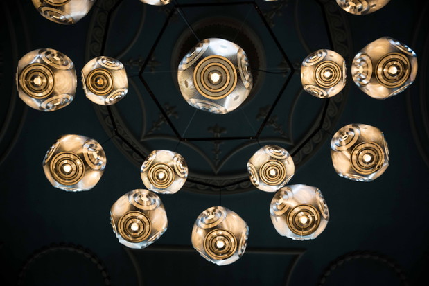 Tom Dixon w kościele