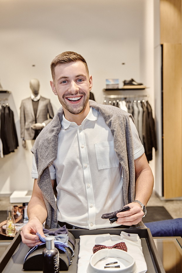 Dress to celebrate męskim okiem