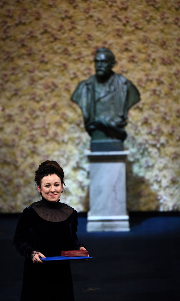 Olga Tokarczuk odebrała literackiego Nobla! Relacja z ceremonii w Sztokholmie