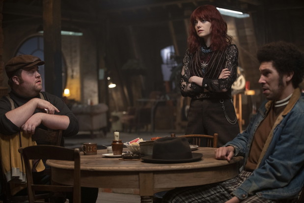 Cruella: Emma Stone, makijaże i kostiumy