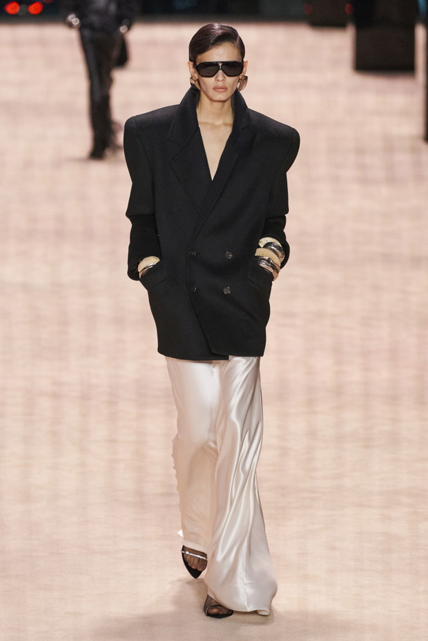 Saint Laurent F22 001