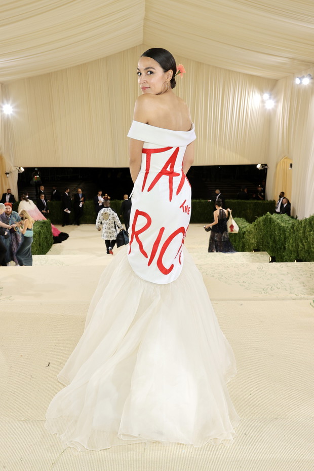 Stylizacje Met Gala 2021: suknie gwiazd