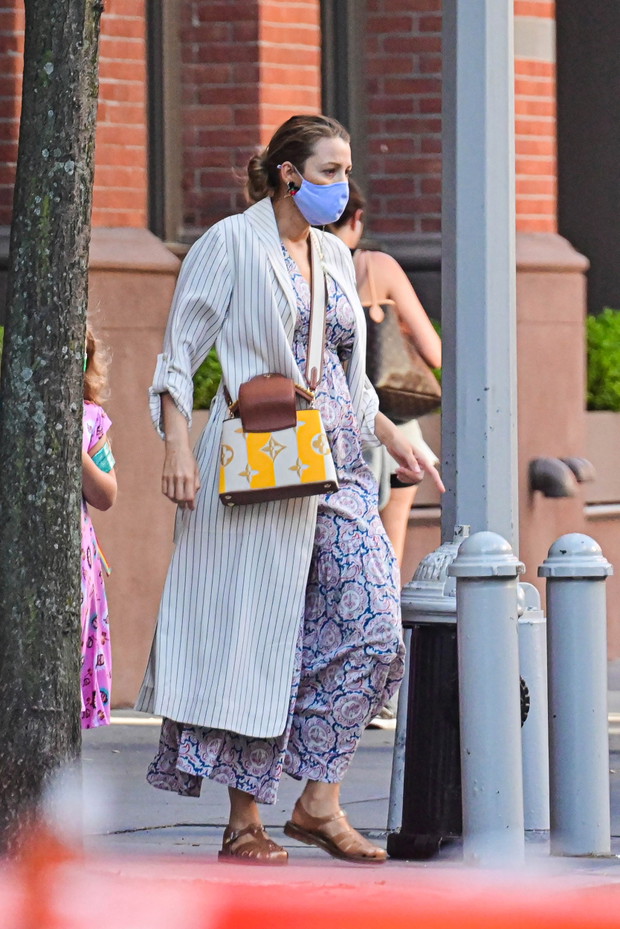 Sukienka z Mango - Blake Lively