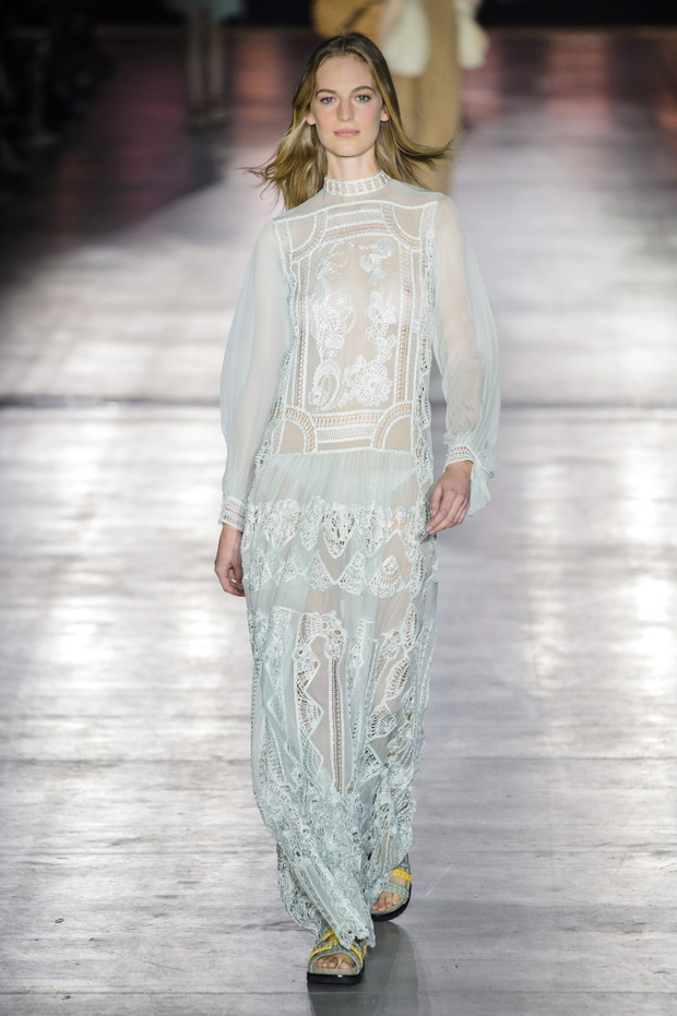 Pokaz Alberta Ferretti SS19