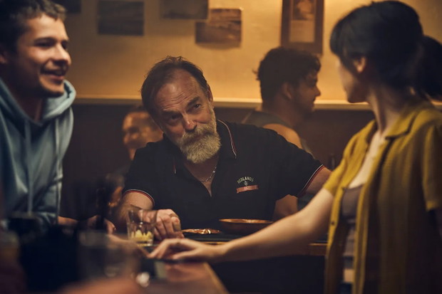 The Royal Hotel mocny thriller o kobiecej solidarności kontra męskiej brutalności